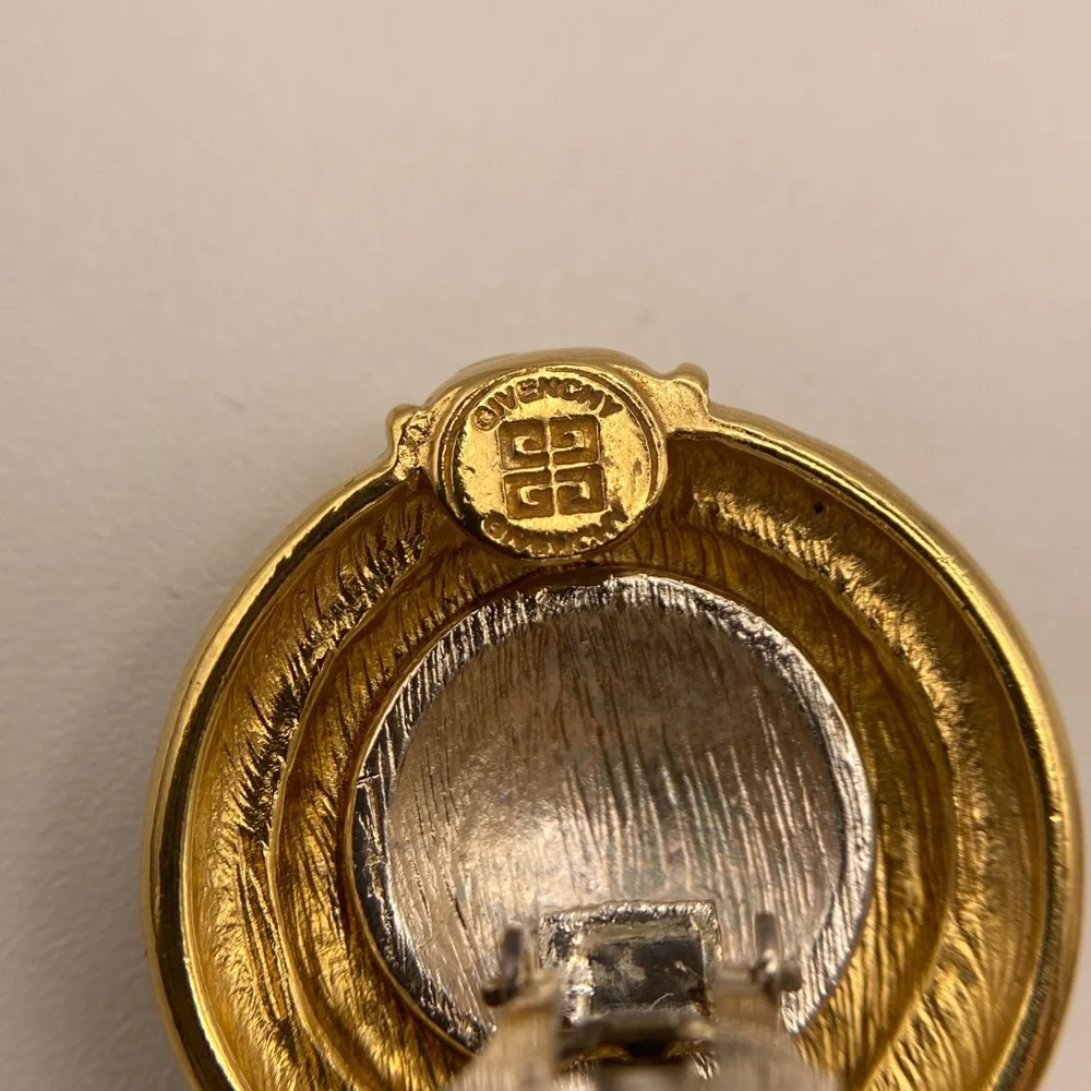 Vintage Givenchy earring clip on 1980‎